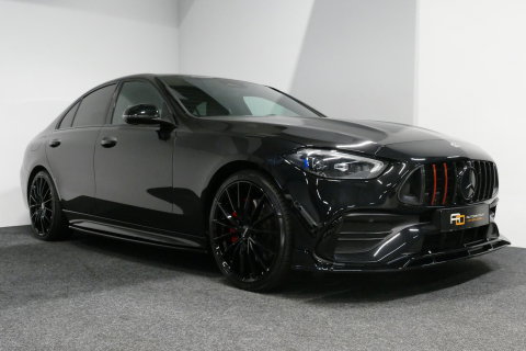 Mercedes-Benz C-Klasse 300 e AMG Line / C63S AMG Diffuser / Brabus Grille / Maxton Design Bodykit V.2 / Elektr. verstelbare voorstoelen + memory / Digital Light (Laser) / Rondomzichtcamera / Apple Carplay - Android Auto / Ambienteverlichting / 20'' LMV / Stoelverwarming / Dodeh