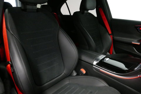 Mercedes-Benz C-Klasse 300 e AMG Line / C63S AMG Diffuser / Brabus Grille / Maxton Design Bodykit V.2 / Elektr. verstelbare voorstoelen + memory / Digital Light (Laser) / Rondomzichtcamera / Apple Carplay - Android Auto / Ambienteverlichting / 20'' LMV / Stoelverwarming / Dodeh