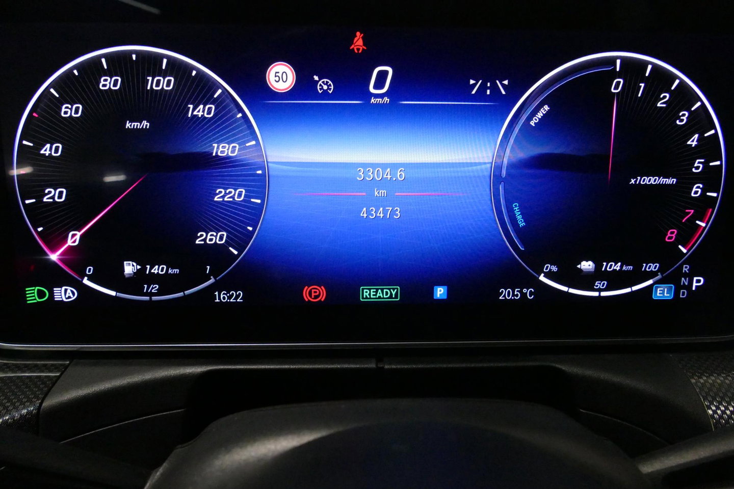 Mercedes-Benz C-Klasse 300 e AMG Line / C63S AMG Diffuser / Brabus Grille / Maxton Design Bodykit V.2 / Elektr. verstelbare voorstoelen + memory / Digital Light (Laser) / Rondomzichtcamera / Apple Carplay - Android Auto / Ambienteverlichting / 20'' LMV / Stoelverwarming / Dodeh