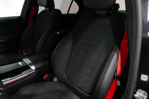 Mercedes-Benz C-Klasse 300 e AMG Line / C63S AMG Diffuser / Brabus Grille / Maxton Design Bodykit V.2 / Elektr. verstelbare voorstoelen + memory / Digital Light (Laser) / Rondomzichtcamera / Apple Carplay - Android Auto / Ambienteverlichting / 20'' LMV / Stoelverwarming / Dodeh