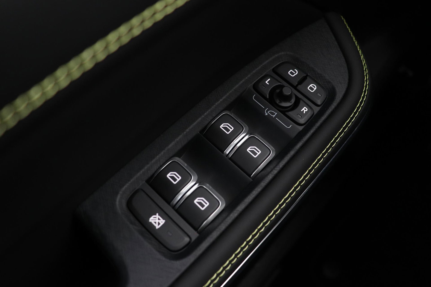 Lynk & Co 01 Lynk&co 1.5 Core | ACC | Camera | Carplay | 19 inch | LED | Draadloos opladen