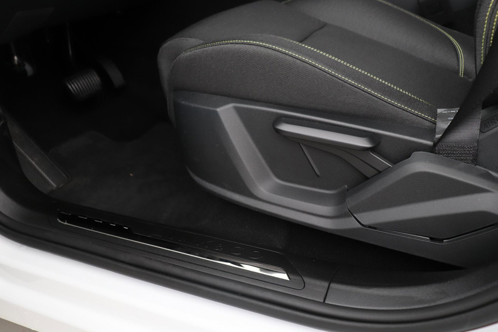 Lynk & Co 01 Lynk&co 1.5 Core | ACC | Camera | Carplay | 19 inch | LED | Draadloos opladen