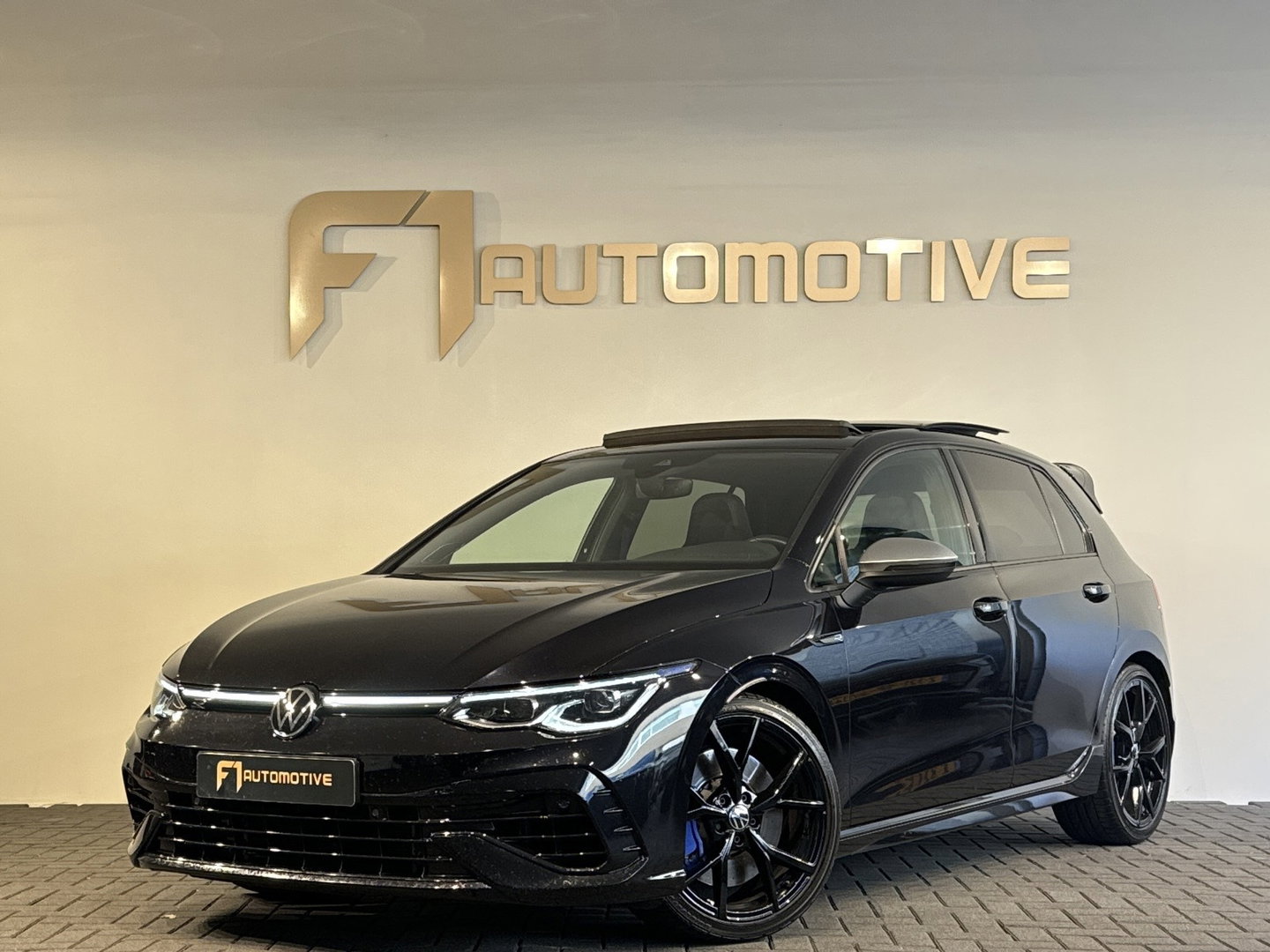 Volkswagen Golf 2.0 TSI R 4Motion Pano|Harman Kardon|Memory|Volleder