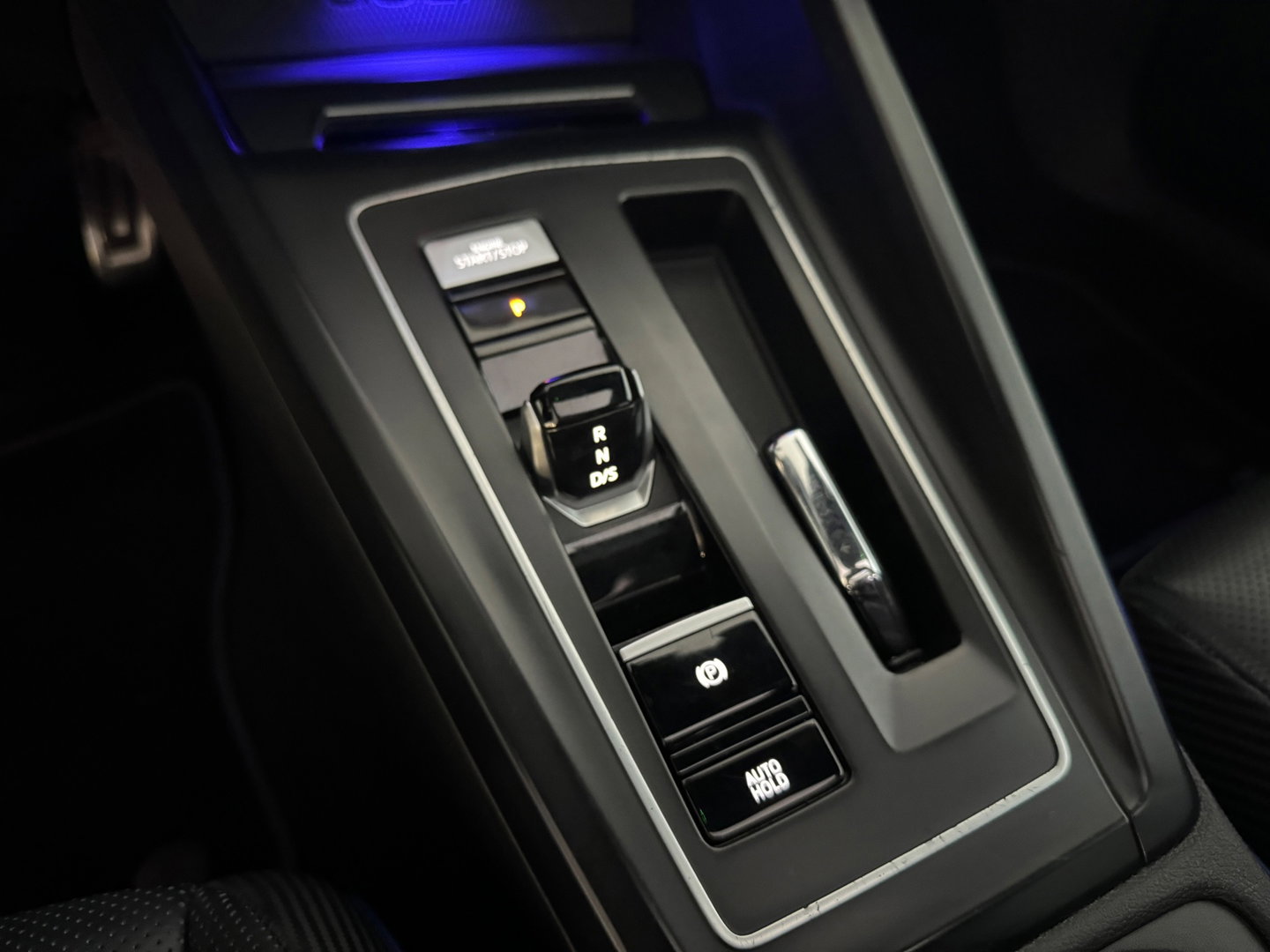 Volkswagen Golf 2.0 TSI R 4Motion Pano|Harman Kardon|Memory|Volleder