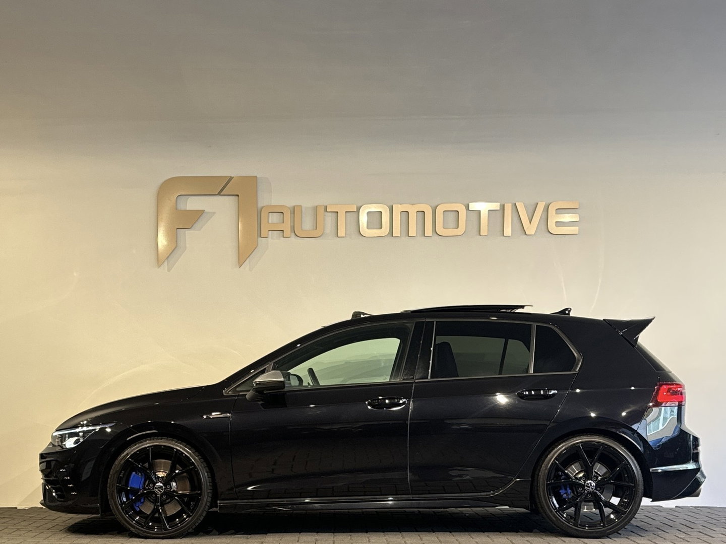 Volkswagen Golf 2.0 TSI R 4Motion Pano|Harman Kardon|Memory|Volleder
