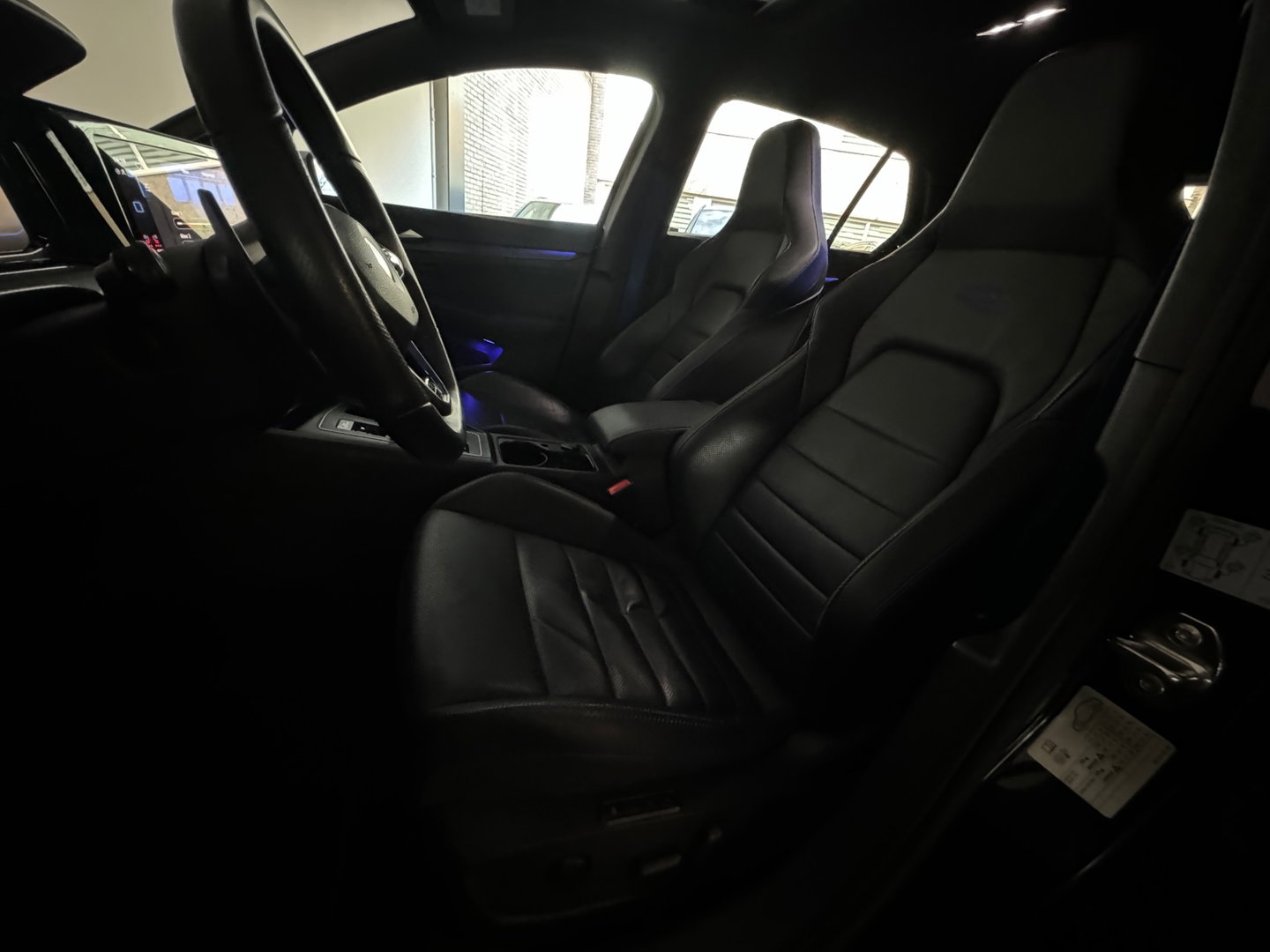 Volkswagen Golf 2.0 TSI R 4Motion Pano|Harman Kardon|Memory|Volleder