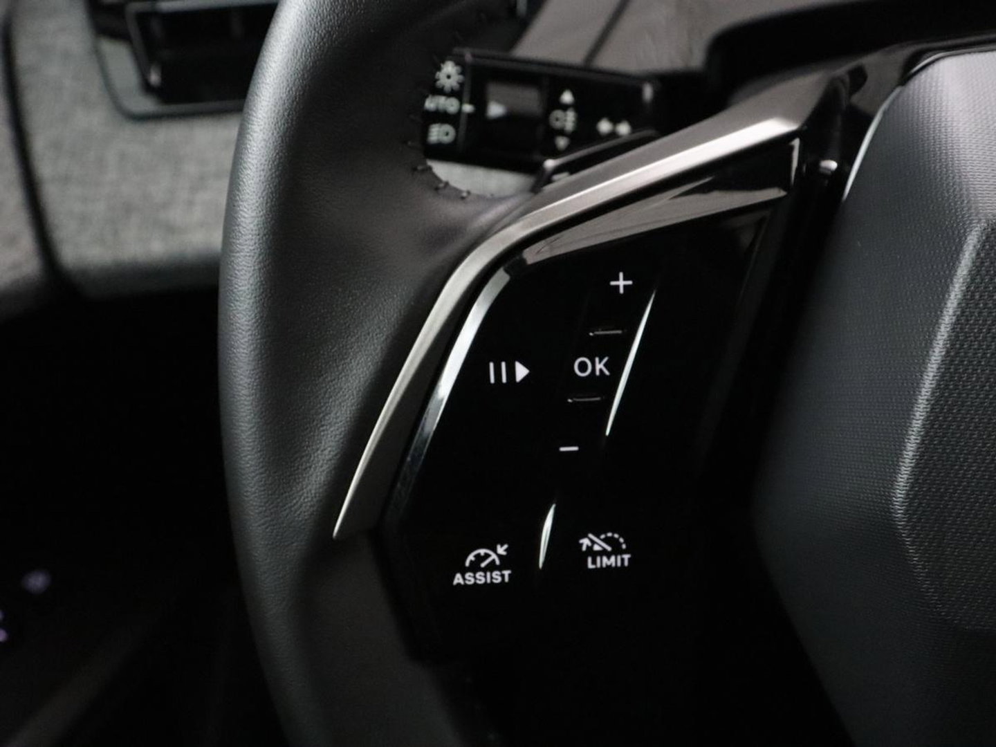 Peugeot E-3008 Allure Avantage 210 73 kWh | SOH % | Camera | Navigatie | LED | Apple Carplay |