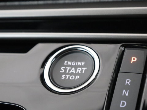 Peugeot E-3008 Allure Avantage 210 73 kWh | SOH % | Camera | Navigatie | LED | Apple Carplay |