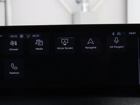 Peugeot E-3008 Allure Avantage 210 73 kWh | SOH % | Camera | Navigatie | LED | Apple Carplay |
