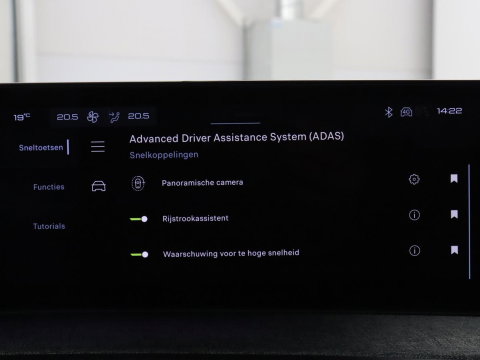 Peugeot E-3008 Allure Avantage 210 73 kWh | SOH % | Camera | Navigatie | LED | Apple Carplay |
