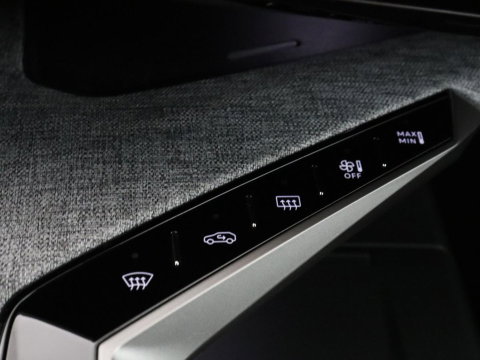 Peugeot E-3008 Allure Avantage 210 73 kWh | SOH % | Camera | Navigatie | LED | Apple Carplay |