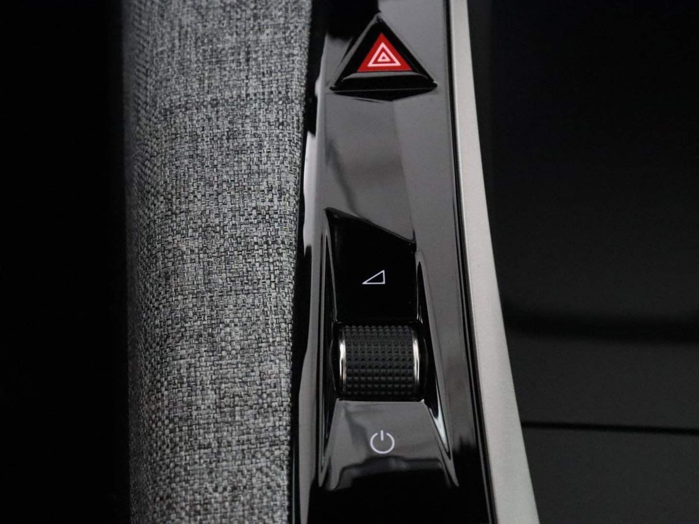 Peugeot E-3008 Allure Avantage 210 73 kWh | SOH % | Camera | Navigatie | LED | Apple Carplay |