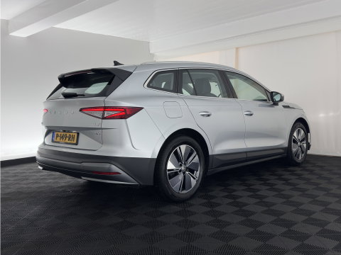 Škoda Enyaq iV 80 (INCL-BTW) *AUT | LEATHER-FABRIC | FULL-LED | DIGI-COCKPIT | CAMERA | KEYLESS | NAVI-FULLMAP | AMBIENTLIGHT | ECC | HEATED-COMFORTSEATS | DAB+ | PDC | CRUISE | CARPLAY | 17"ALU*