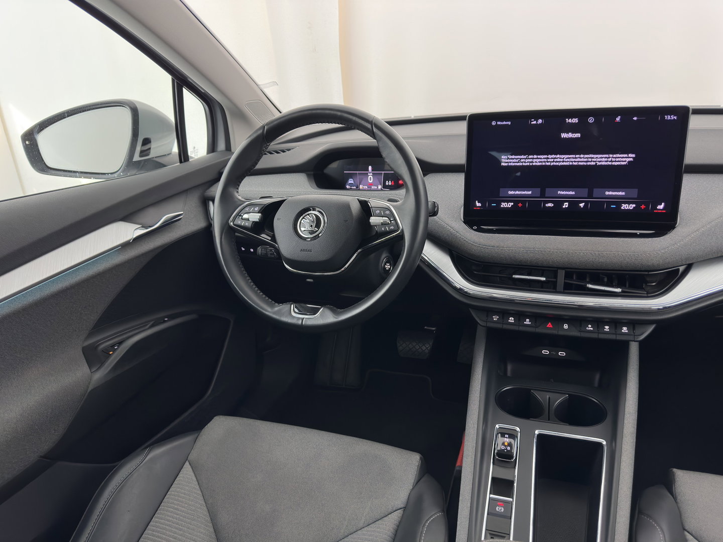 Škoda Enyaq iV 80 (INCL-BTW) *AUT | LEATHER-FABRIC | FULL-LED | DIGI-COCKPIT | CAMERA | KEYLESS | NAVI-FULLMAP | AMBIENTLIGHT | ECC | HEATED-COMFORTSEATS | DAB+ | PDC | CRUISE | CARPLAY | 17"ALU*