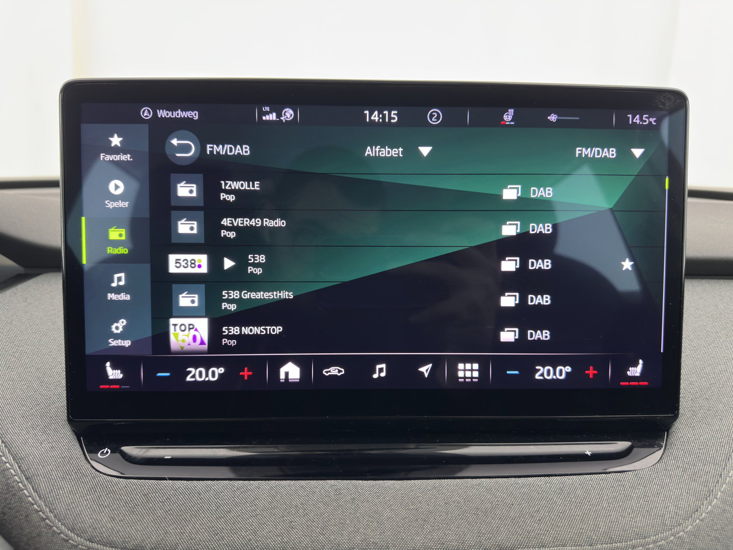 Škoda Enyaq iV 80 (INCL-BTW) *AUT | LEATHER-FABRIC | FULL-LED | DIGI-COCKPIT | CAMERA | KEYLESS | NAVI-FULLMAP | AMBIENTLIGHT | ECC | HEATED-COMFORTSEATS | DAB+ | PDC | CRUISE | CARPLAY | 17"ALU*