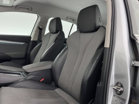 Škoda Enyaq iV 80 (INCL-BTW) *AUT | LEATHER-FABRIC | FULL-LED | DIGI-COCKPIT | CAMERA | KEYLESS | NAVI-FULLMAP | AMBIENTLIGHT | ECC | HEATED-COMFORTSEATS | DAB+ | PDC | CRUISE | CARPLAY | 17"ALU*