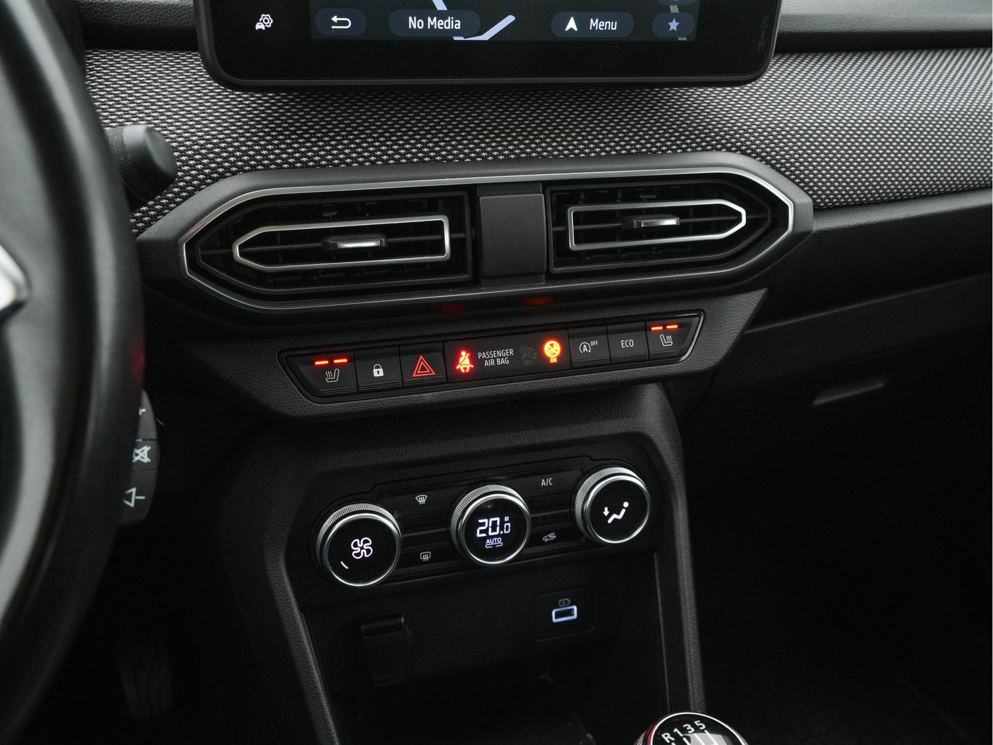 Dacia SANDERO Stepway 1.0 TCe 100 Bi-Fuel Comfort (INCL-BTW) *FULL-LED | NAVI-FULLMAP | BLINDSPOT | HEATED-COMFORTSEATS | CAMERA | KEYLESS | DAB | ECC | PDC | CRUISE | TOWBAR *