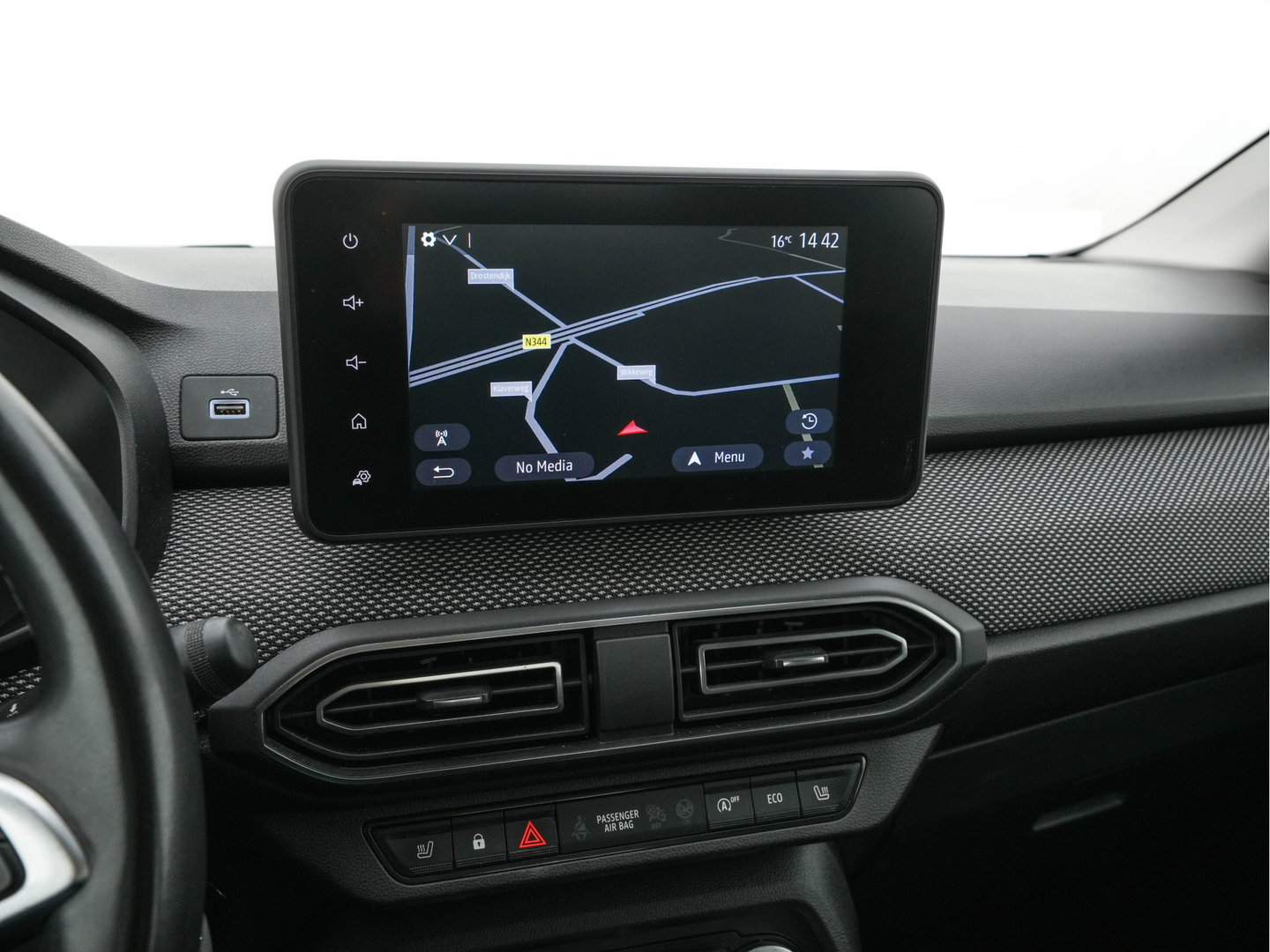 Dacia SANDERO Stepway 1.0 TCe 100 Bi-Fuel Comfort (INCL-BTW) *FULL-LED | NAVI-FULLMAP | BLINDSPOT | HEATED-COMFORTSEATS | CAMERA | KEYLESS | DAB | ECC | PDC | CRUISE | TOWBAR *
