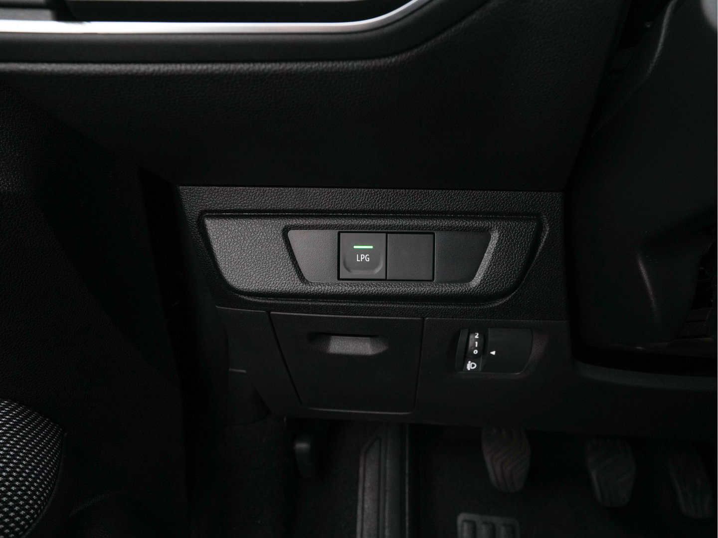 Dacia SANDERO Stepway 1.0 TCe 100 Bi-Fuel Comfort (INCL-BTW) *FULL-LED | NAVI-FULLMAP | BLINDSPOT | HEATED-COMFORTSEATS | CAMERA | KEYLESS | DAB | ECC | PDC | CRUISE | TOWBAR *