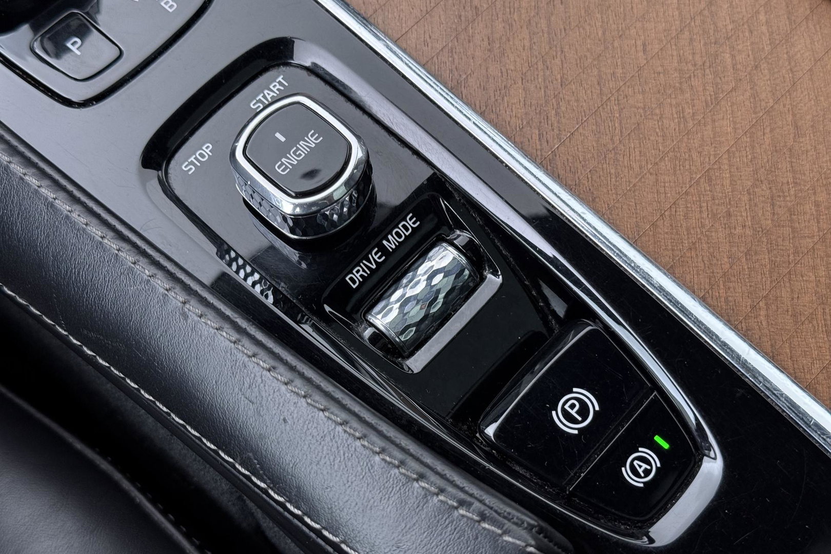 Volvo XC90 T8 Inscription | Bowers&Wilkins | Luchtvering | Panoramadak | 360° Camera | Head-Up | BLIS | Stoelventilatie