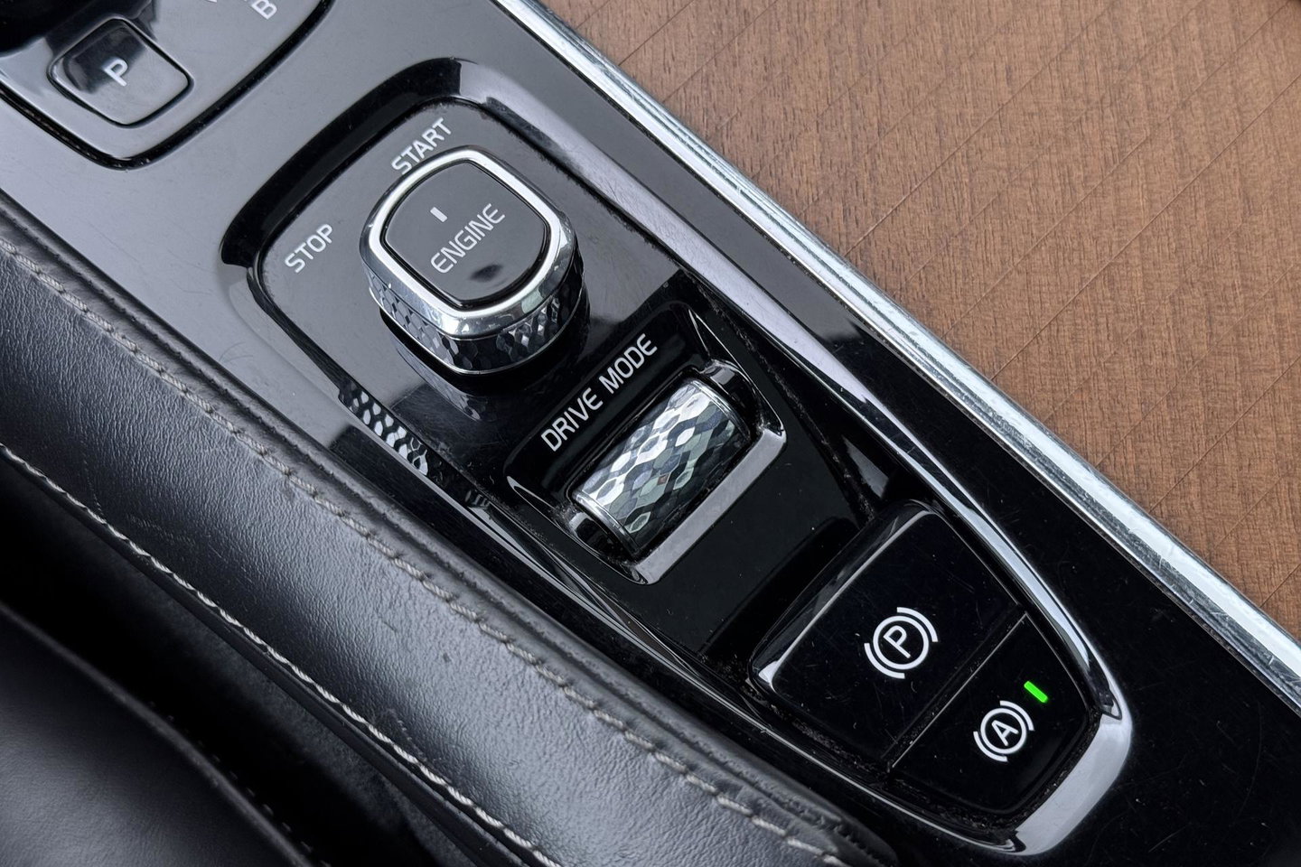 Volvo XC90 T8 Inscription | Bowers&Wilkins | Luchtvering | Panoramadak | 360° Camera | Head-Up | BLIS | Stoelventilatie
