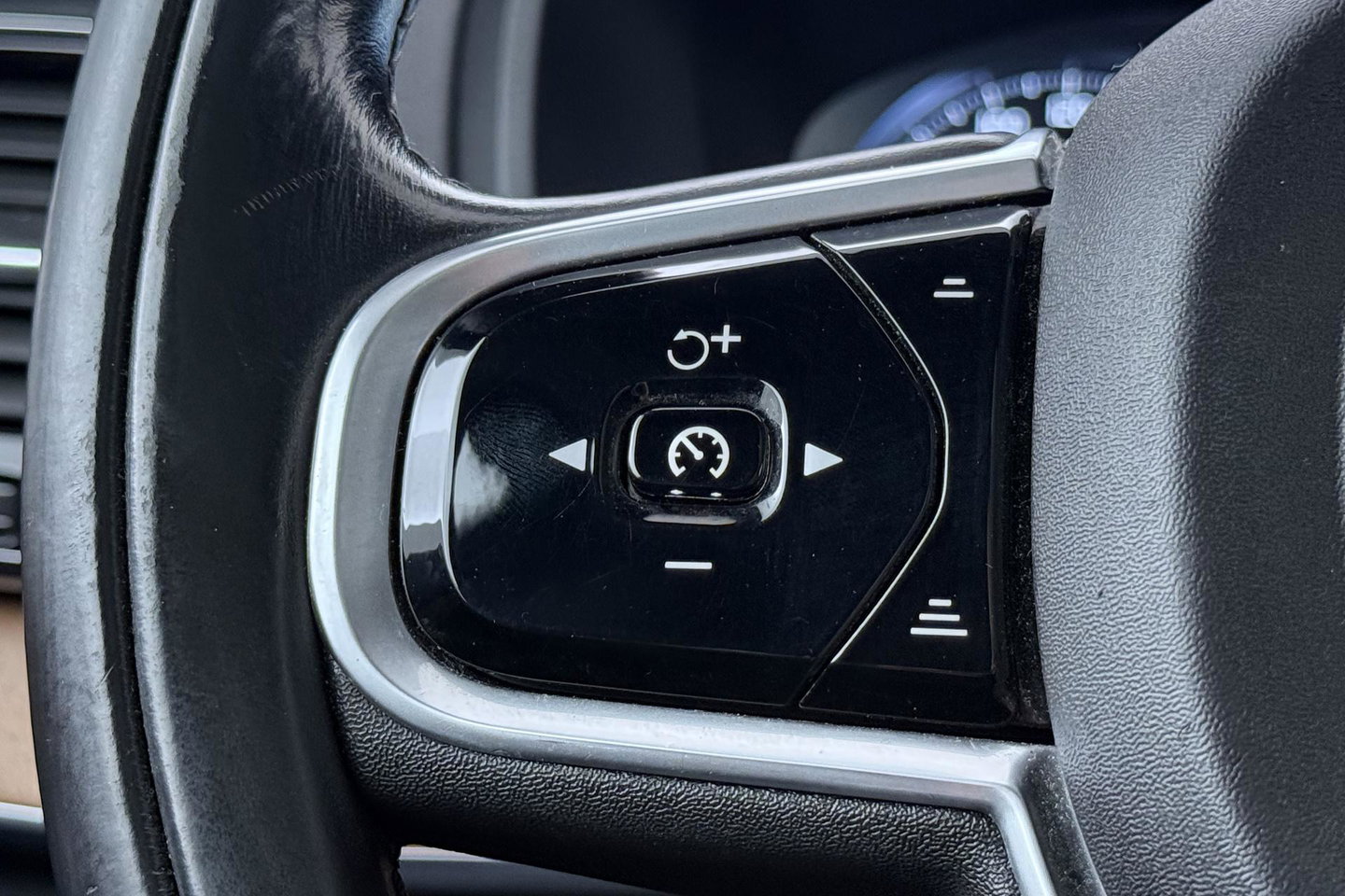 Volvo XC90 T8 Inscription | Bowers&Wilkins | Luchtvering | Panoramadak | 360° Camera | Head-Up | BLIS | Stoelventilatie