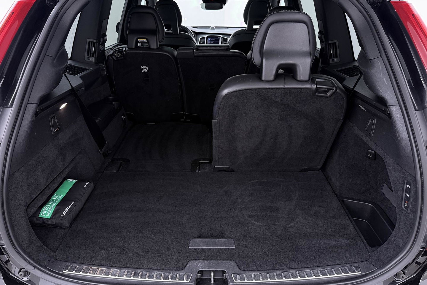Volvo XC90 T8 Inscription | Bowers&Wilkins | Luchtvering | Panoramadak | 360° Camera | Head-Up | BLIS | Stoelventilatie