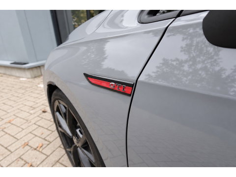 Volkswagen Golf 2.0 TSI GTI PANO HARMAN HUD VOL