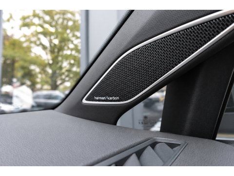 Volkswagen Golf 2.0 TSI GTI PANO HARMAN HUD VOL