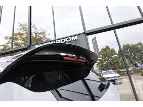 Volkswagen Golf 2.0 TSI GTI PANO HARMAN HUD VOL