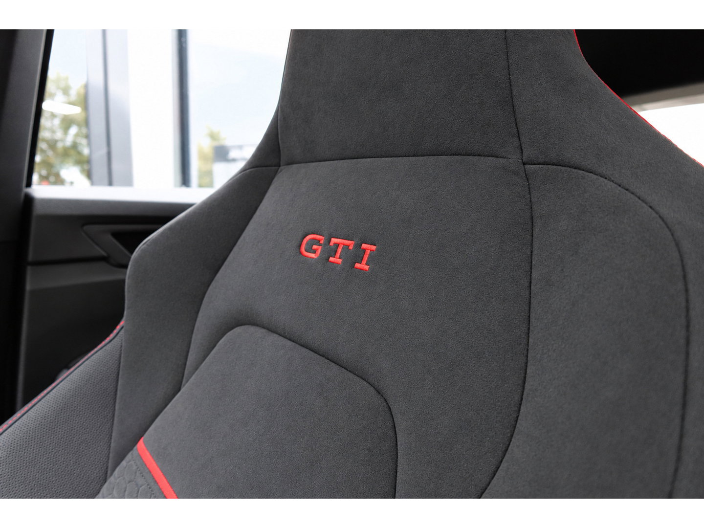 Volkswagen Golf 2.0 TSI GTI PANO HARMAN HUD VOL