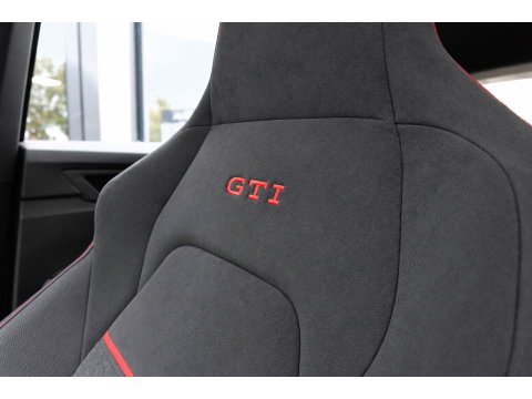 Volkswagen Golf 2.0 TSI GTI PANO HARMAN HUD VOL