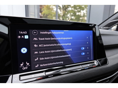 Volkswagen Golf 2.0 TSI GTI PANO HARMAN HUD VOL