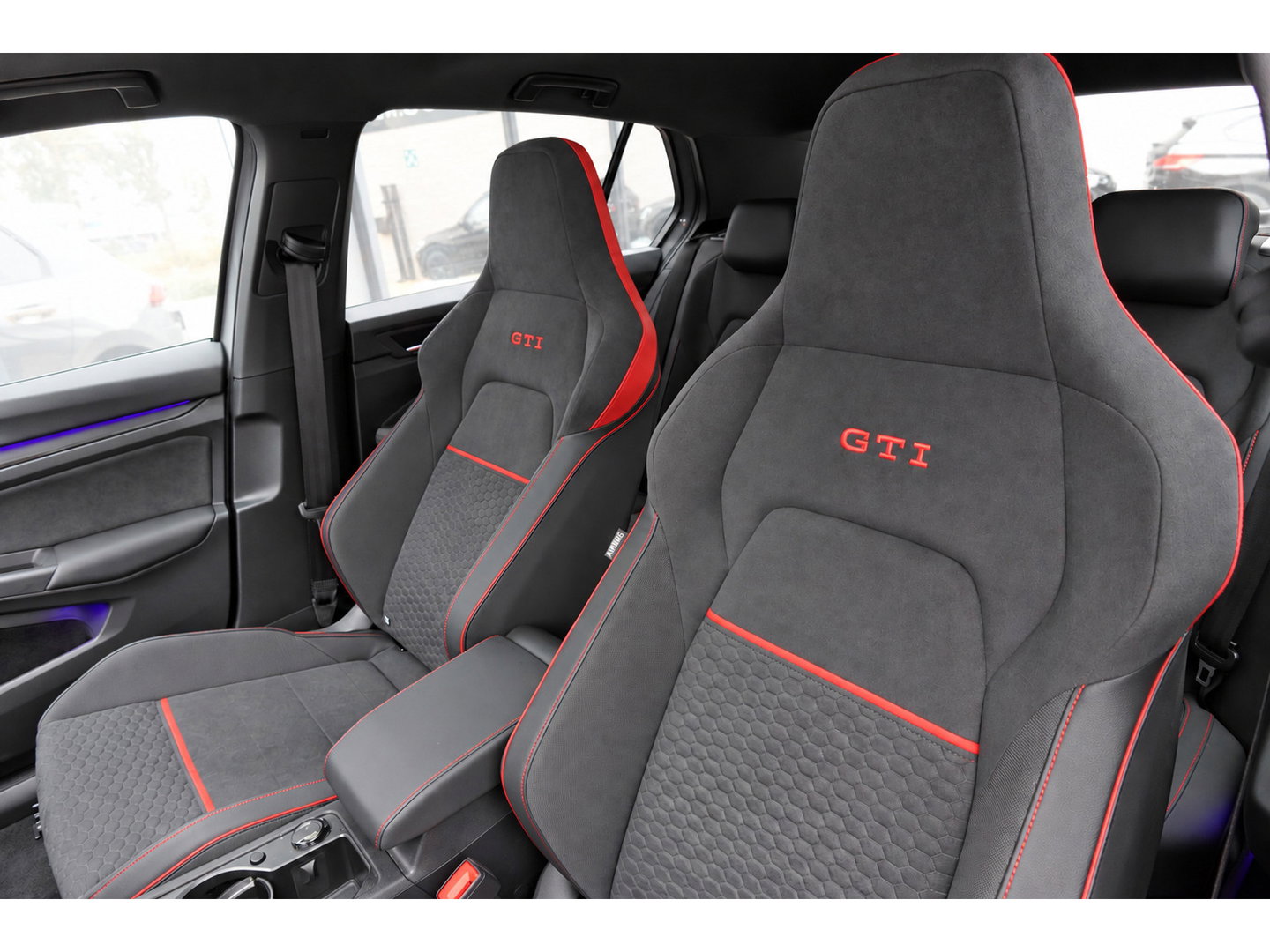 Volkswagen Golf 2.0 TSI GTI PANO HARMAN HUD VOL
