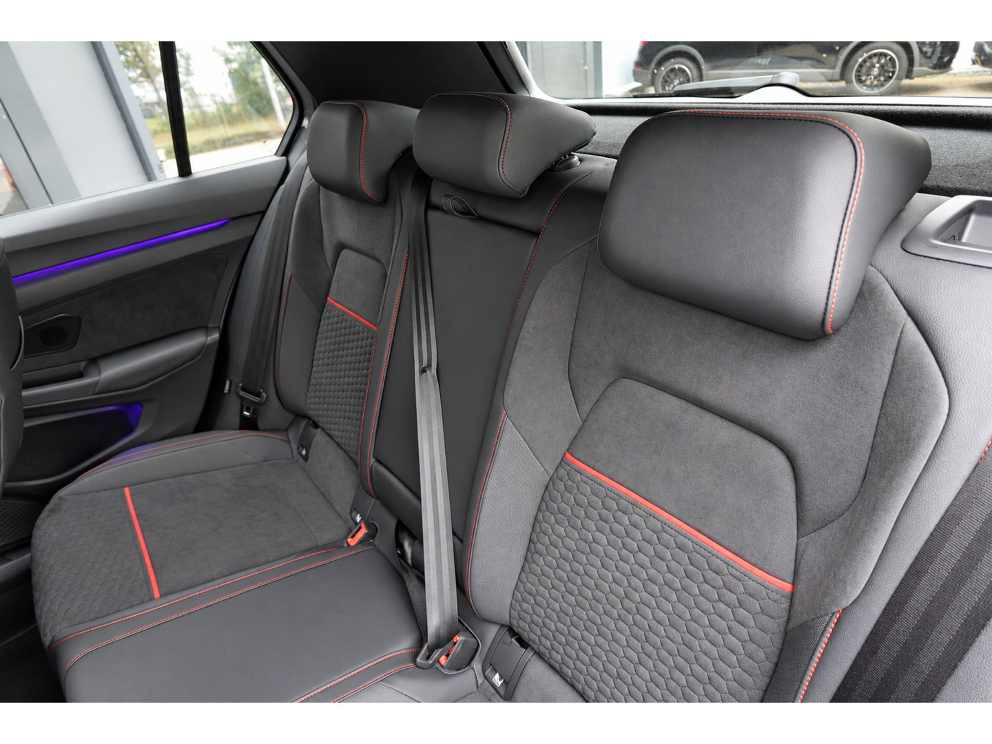 Volkswagen Golf 2.0 TSI GTI PANO HARMAN HUD VOL