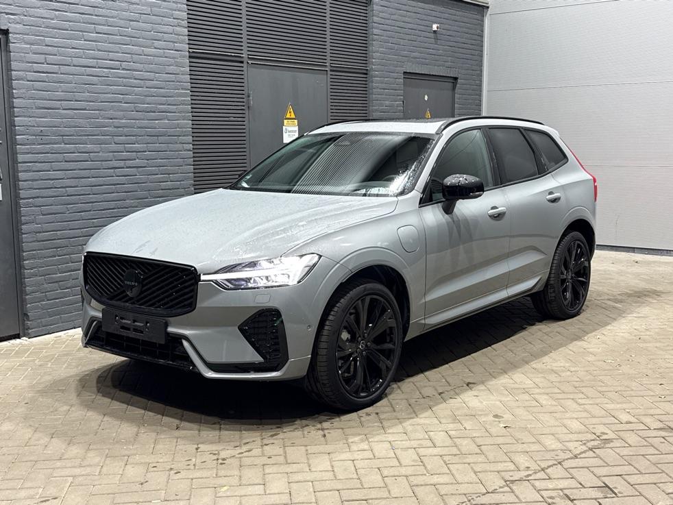 Volvo XC60 T8 Plus Black Edition | Harman/Kardon | Pilot Assist | Panoramadak | 360° Camera | Head-Up | Stoel+Stuurverwarming | 21 Inch