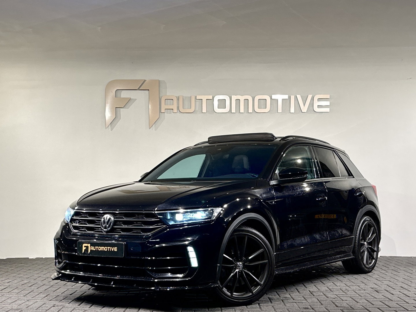 Volkswagen T-Roc 2.0 TSI 4Motion R Pano|Akra|Beats|Volleder