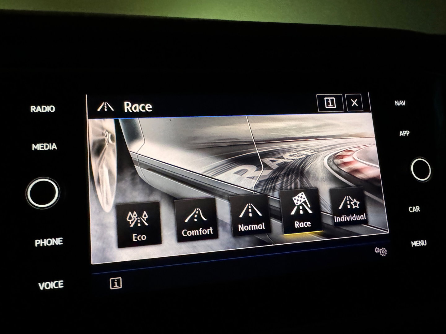 Volkswagen T-Roc 2.0 TSI 4Motion R Pano|Akra|Beats|Volleder
