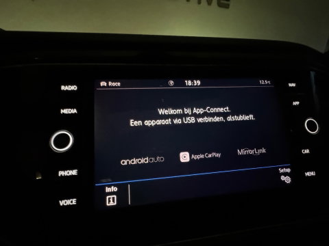 Volkswagen T-Roc 2.0 TSI 4Motion R Pano|Akra|Beats|Volleder