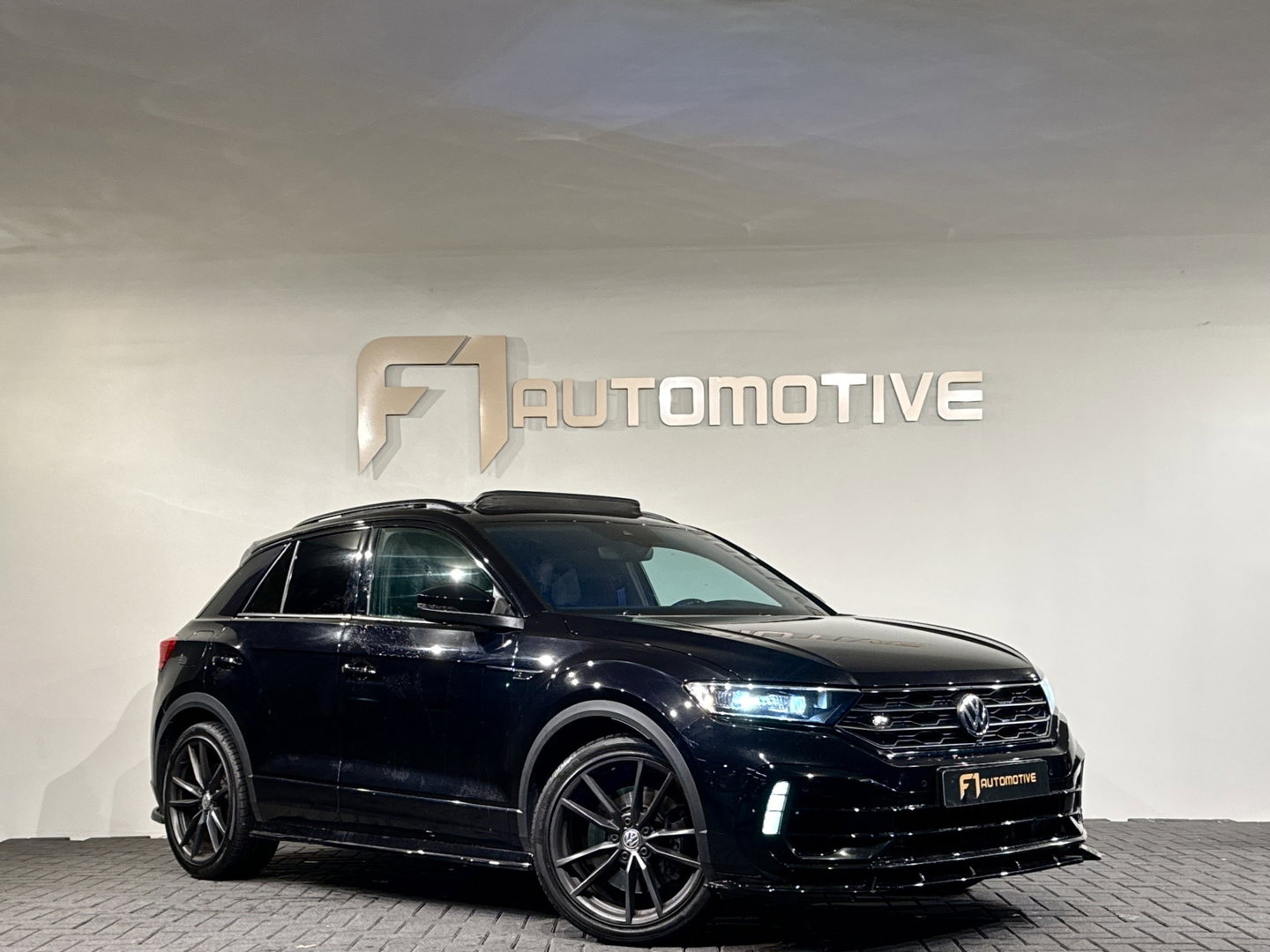 Volkswagen T-Roc 2.0 TSI 4Motion R Pano|Akra|Beats|Volleder