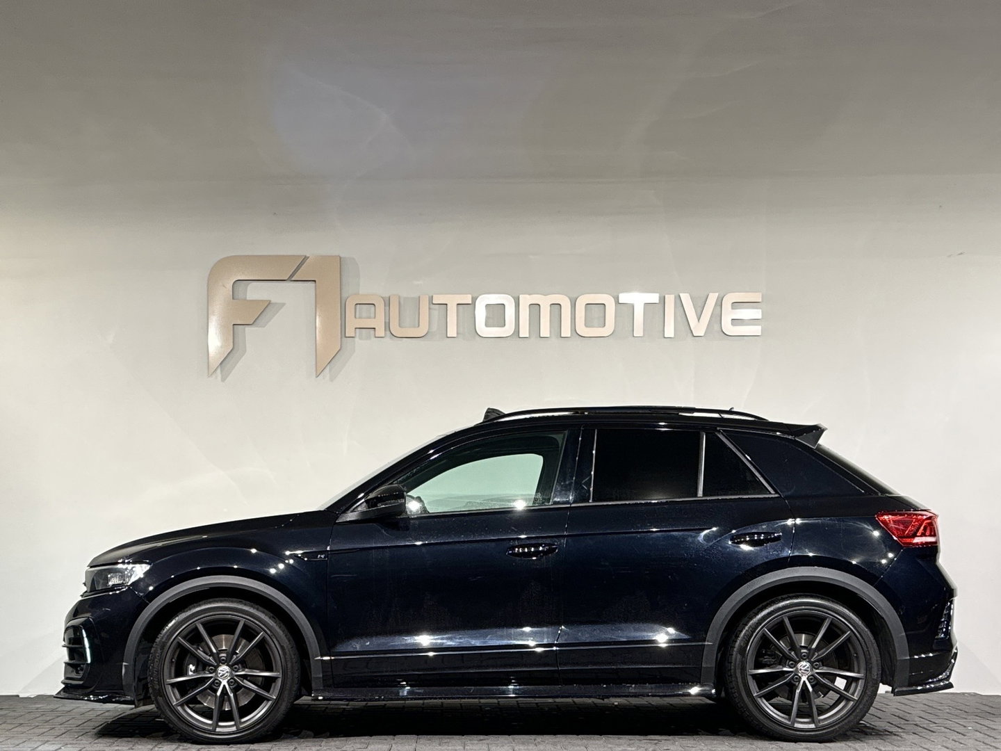 Volkswagen T-Roc 2.0 TSI 4Motion R Pano|Akra|Beats|Volleder