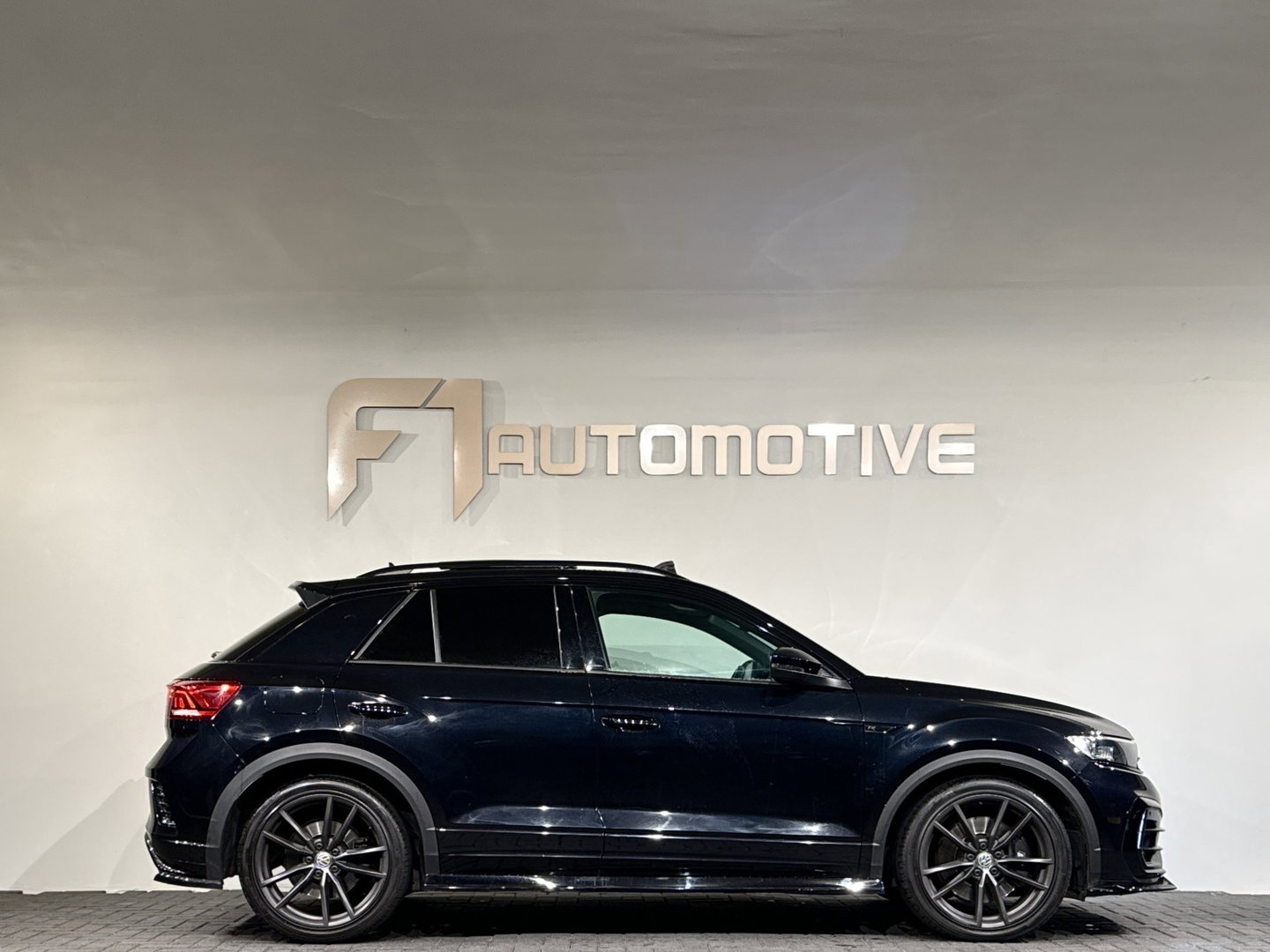 Volkswagen T-Roc 2.0 TSI 4Motion R Pano|Akra|Beats|Volleder