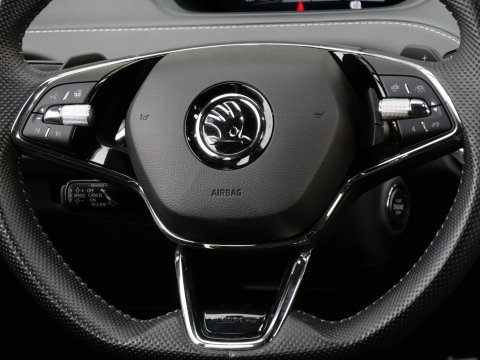 Škoda Enyaq iV 60 SPORTLINE/ ADAPTIVE CRUISE/ BLINDSPOT/ CLIMATE PACK/ 21INCH BETRIA/ SOH 92%
