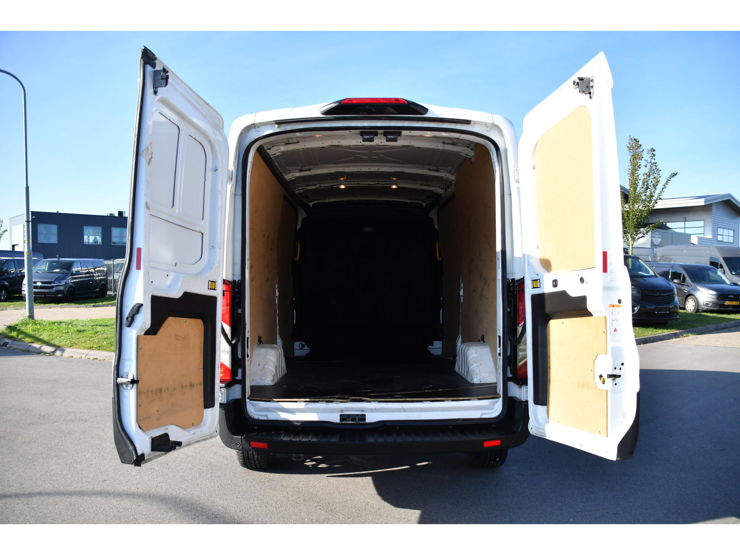 Ford Transit 350 2.0 TDCI L3H2 RWD PB Edition Camera, Cruise, 2 x Schuifdeur, Airco, 130pk, Radio, Uniek!