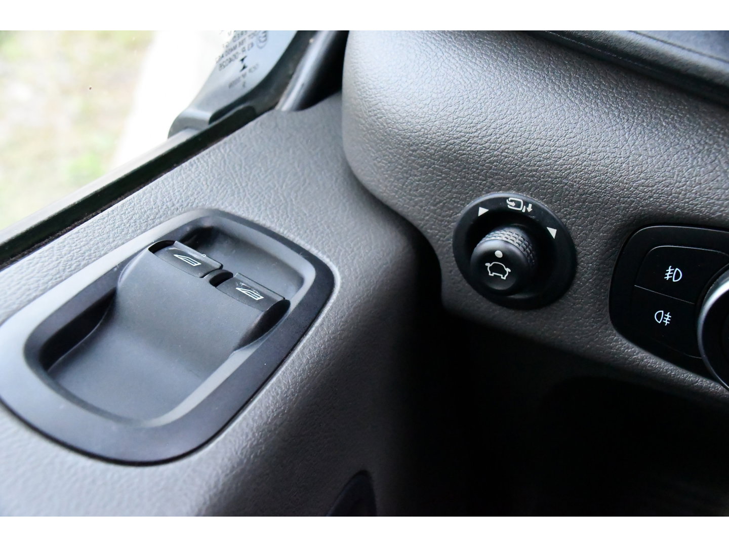 Ford Transit 350 2.0 TDCI L3H2 Black Edition Camera, Cruise, Caplay, Automaat, 130PK, Trekhaak, Multimedia, Sensoren, UNIEK!