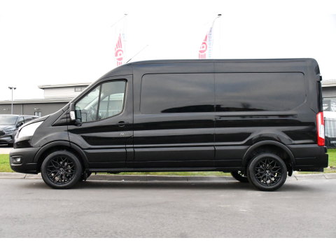 Ford Transit 350 2.0 TDCI L3H2 Black Edition Camera, Cruise, Caplay, Automaat, 130PK, Trekhaak, Multimedia, Sensoren, UNIEK!