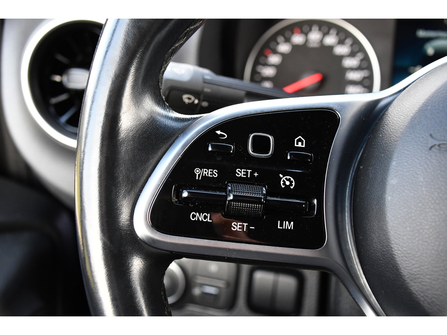 Mercedes-Benz Sprinter 317 1.9 CDI L2H2 Black Edition RWD Cruise, Camera,10.5'' Multimedia, Carplay, LED, Standkachel, Multimedia, 170pk, Automaat, UNIEK!