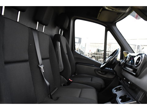 Mercedes-Benz Sprinter 317 1.9 CDI L2H2 Black Edition RWD Cruise, Camera,10.5'' Multimedia, Carplay, LED, Standkachel, Multimedia, 170pk, Automaat, UNIEK!