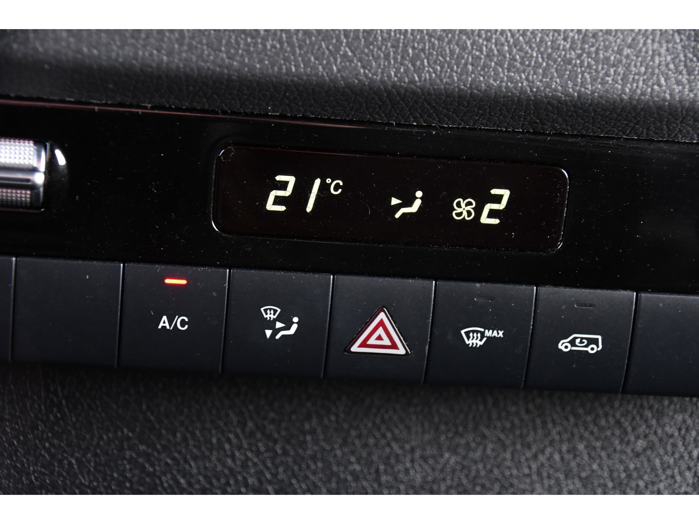Mercedes-Benz Sprinter 317 1.9 CDI L2H2 Black Edition RWD Cruise, Camera,10.5'' Multimedia, Carplay, LED, Standkachel, Multimedia, 170pk, Automaat, UNIEK!