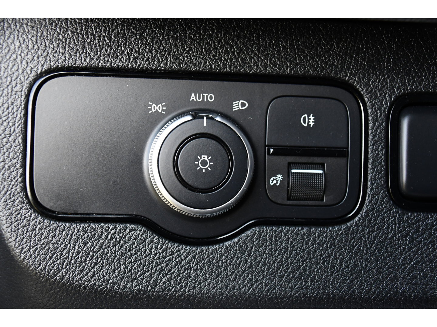 Mercedes-Benz Sprinter 317 1.9 CDI L2H2 Black Edition RWD Cruise, Camera,10.5'' Multimedia, Carplay, LED, Standkachel, Multimedia, 170pk, Automaat, UNIEK!